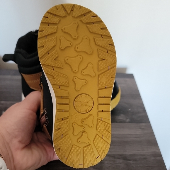 3 for $25 item🎉Wonder Nation Baby Tan and Black Boots - Picture 4 of 6
